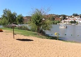 El pueblo de Huelva que es como una postal y tiene una playa fluvial ideal para agosto