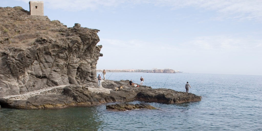 Las playas escondidas de Granada donde no hay chiringuitos ni turistas