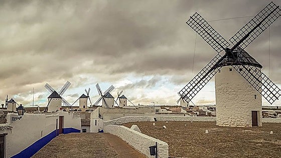 Tren de los Molinos: un viaje por La Mancha que inspiró a Cervantes