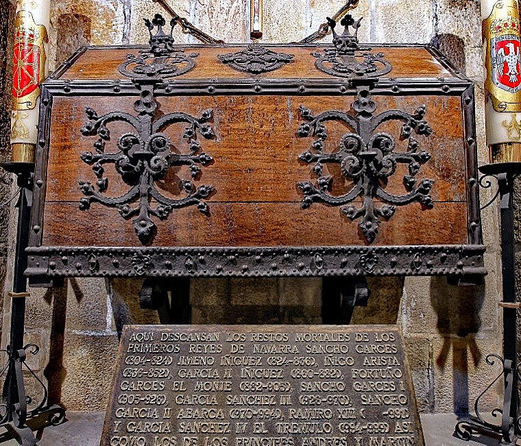 La 'Arqueta de las Doce Tablillas'