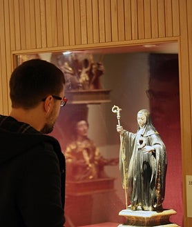 Imagen secundaria 2 - El Palacio Ducal de Gandía (arriba); la Colegiata de Santa María (izquierda abajo) y el museo de Santa Clara (derecha abajo)