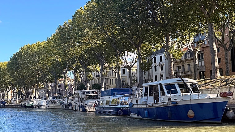Barcos en el canal de la Robine