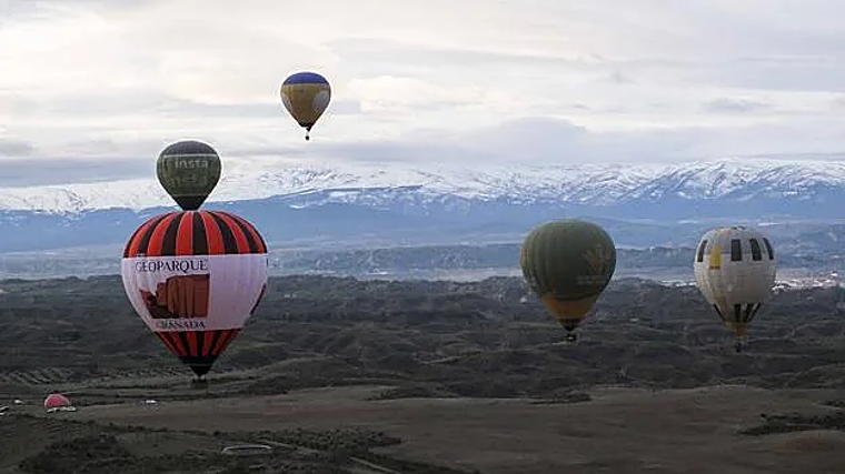 Otra de las ventajas del vuelo es la posibilidad de ver Sierra Nevada haciendo honor a su nombre