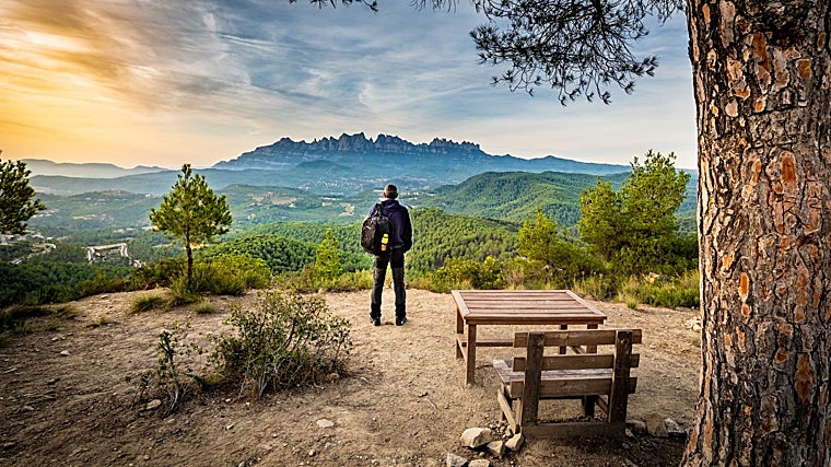 Diez rincones de España con bancos y columpios espectaculares que debes visitar