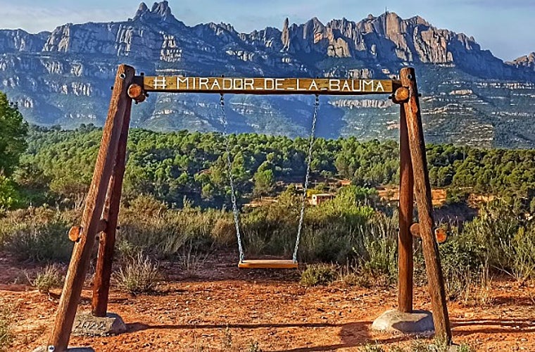 Diez rincones de España con bancos y columpios espectaculares que debes visitar