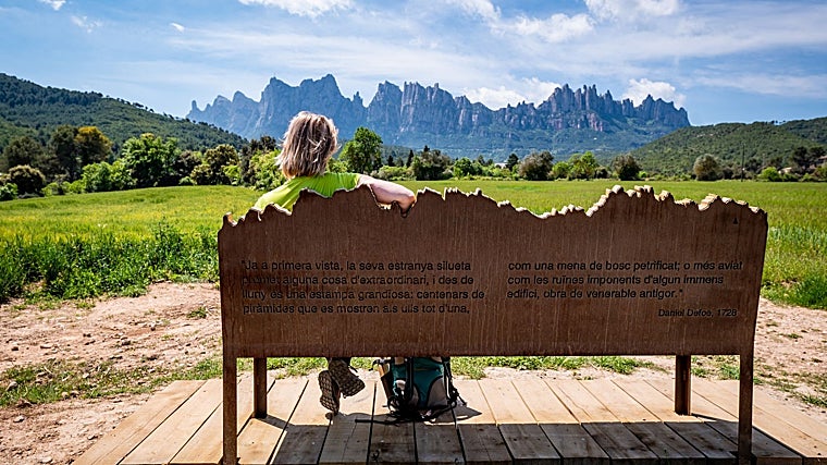 Diez rincones de España con bancos y columpios espectaculares que debes visitar
