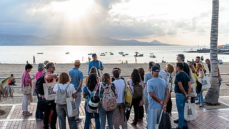 Grupo de profesionales del sector durante la ruta 'Movie Dick'