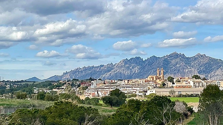 El pueblo situado a la sombra de Montserrat en el que creció Rosalía