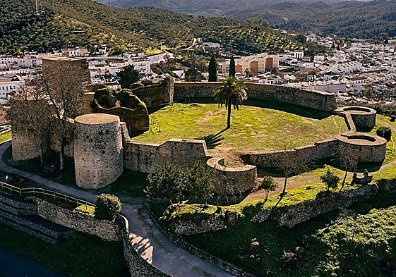 La Sierra Morena de Sevilla, un oasis entre dehesas de encinas y alcornoques