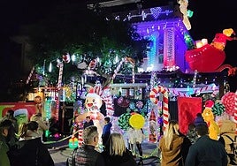 La calle más navideña de Andalucía está a una hora y media de Sevilla: «Es como si estuvieras en una película americana»