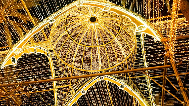 Detail of the giant Christmas light tunnel in the Plaza de la Catedral de Almería