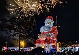 Águeda sorprende con el Papá Noel más grande y el más pequeño del mundo