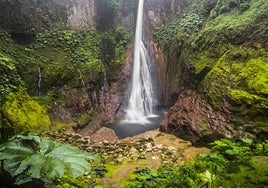 Volcanes, selva y surf: el 'clon' de Indonesia donde no tendrás que hacer escalas en Oriente Próximo
