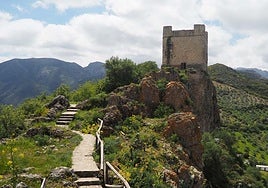 Ni Grazalema ni Ronda, este es el pueblo más bonito de Andalucía para una escapada en primavera: rutas entre castillos y la mejor carne de retinto a la brasa