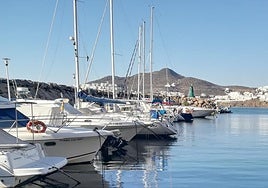Ni Marbella ni Sotogrande: el puerto deportivo con más encanto de Almería donde cenar frente a yates de lujo