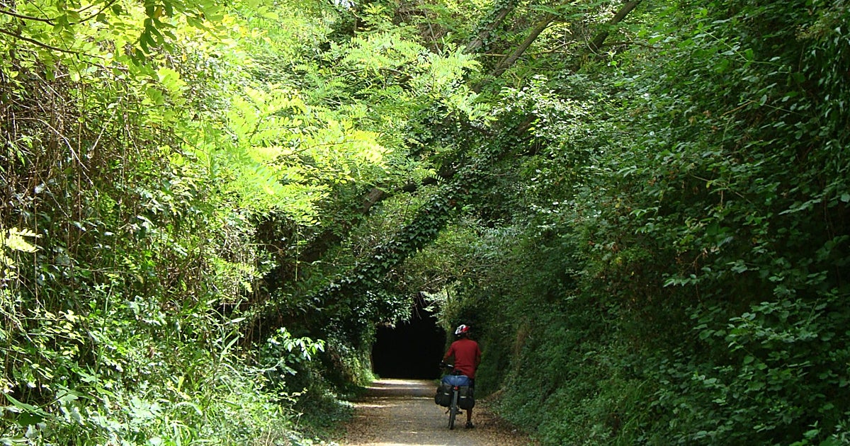En bicicleta por la Vía Verde más larga de España