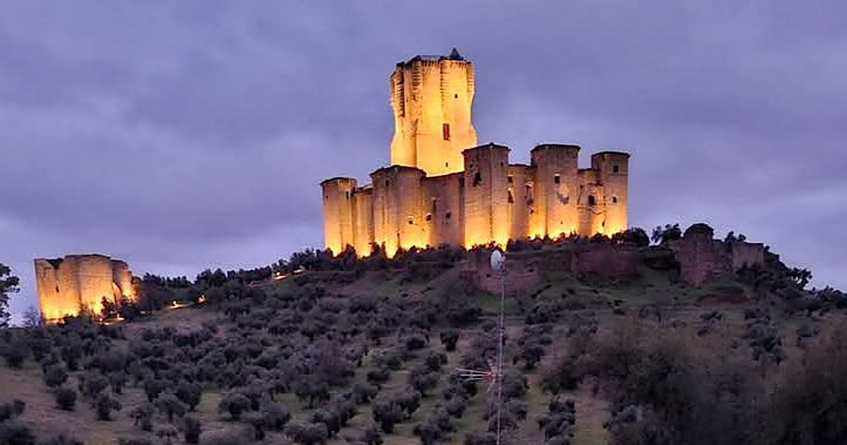 Ni de día ni con multitudes: así es la experiencia nocturna en un castillo de Córdoba con solo 30 personas