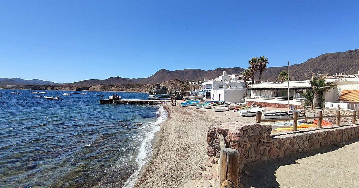 El pueblo pesquero para viajar a la Edad Media, comer rico y barato, y ver el eclipse solar: un tesoro mediterráneo que casi nadie conoce