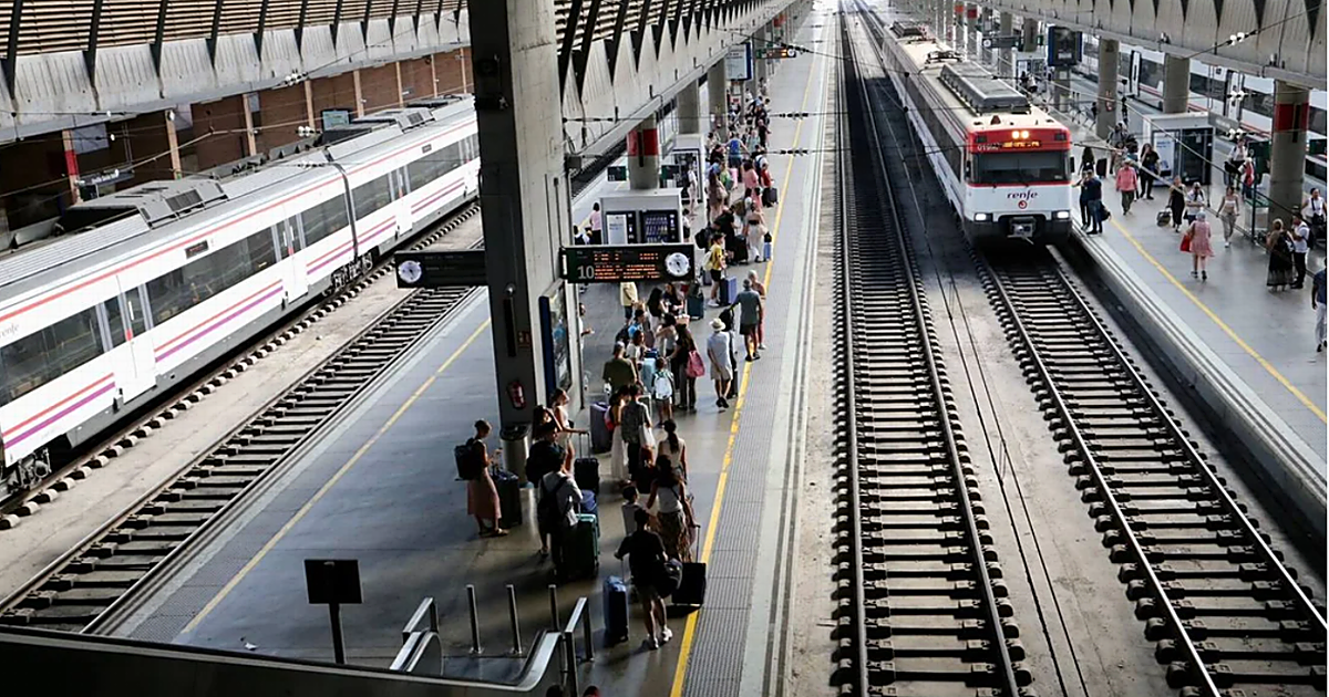 Los nacidos entre 1996 y 2008 podrán viajar por Andalucía a 