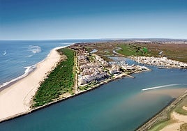 Olvida la Costa del Sol: retírate en este refugio con playas vírgenes, los inviernos más suaves de Europa y el aire más sano de España