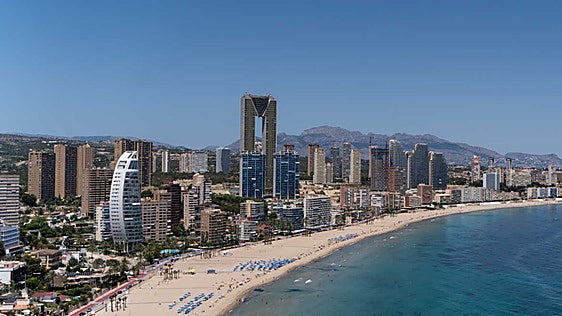 La mejor playa de Europa está en España: más de tres kilómetros de costa y arena fina y dorada del Mediterráneo