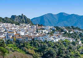 El pueblo blanco de Málaga que casi nadie visita y tiene uno de los miradores más espectaculares de Andalucía