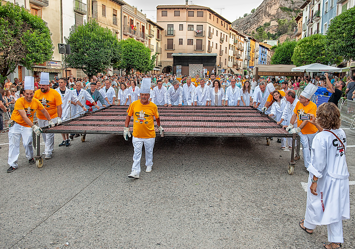 El pueblo aragonés con la parrilla más grande del mundo