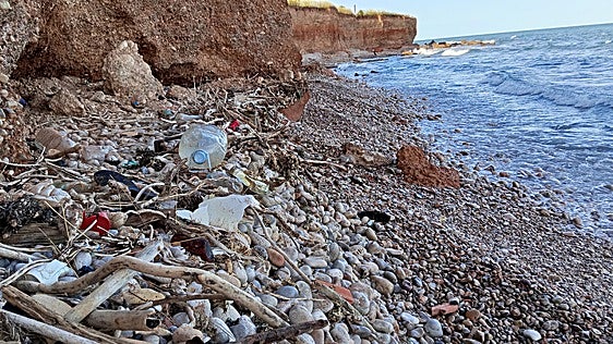 Estas son las 48 playas y costas con bandera negra del 2026