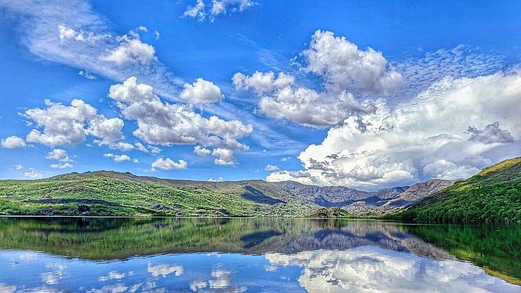 Lago de Sanabria visto desde la playa.