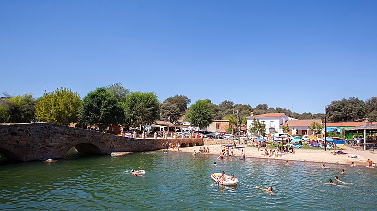 Cinco playas de interior para descubrir el otro verano en España