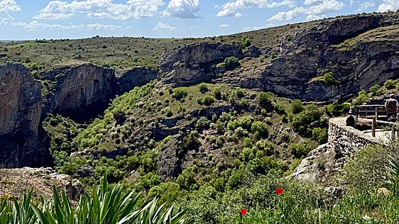 El mirador a un paso de Sigüenza donde se rodaron las escenas más míticas de 'El hombre y la tierra'