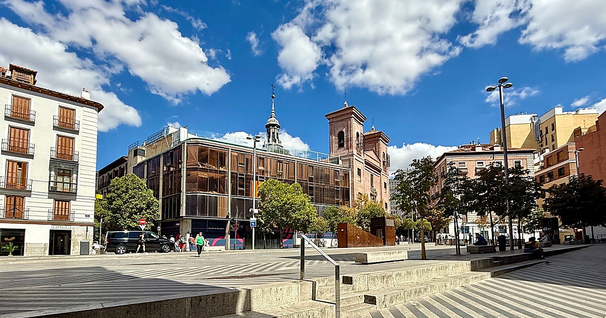 La conocida plaza madrileña que oculta un portal a otra dimensión
