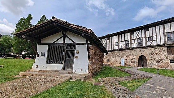 Beasáin: el medieval palacio de madera y los grafitis zodiacales de Igartza