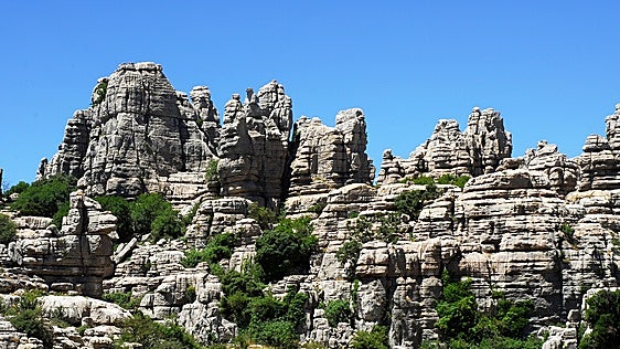 Parece una ciudad de piedra de otro planeta, pero está en Málaga: un laberinto natural creado bajo un antiguo mar