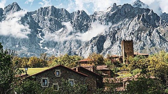 El bonito pueblo de Cantabria que sirvió para recrear el hogar de Heidi