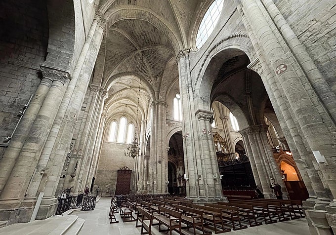Vista del interior de la catedral de Tudela.