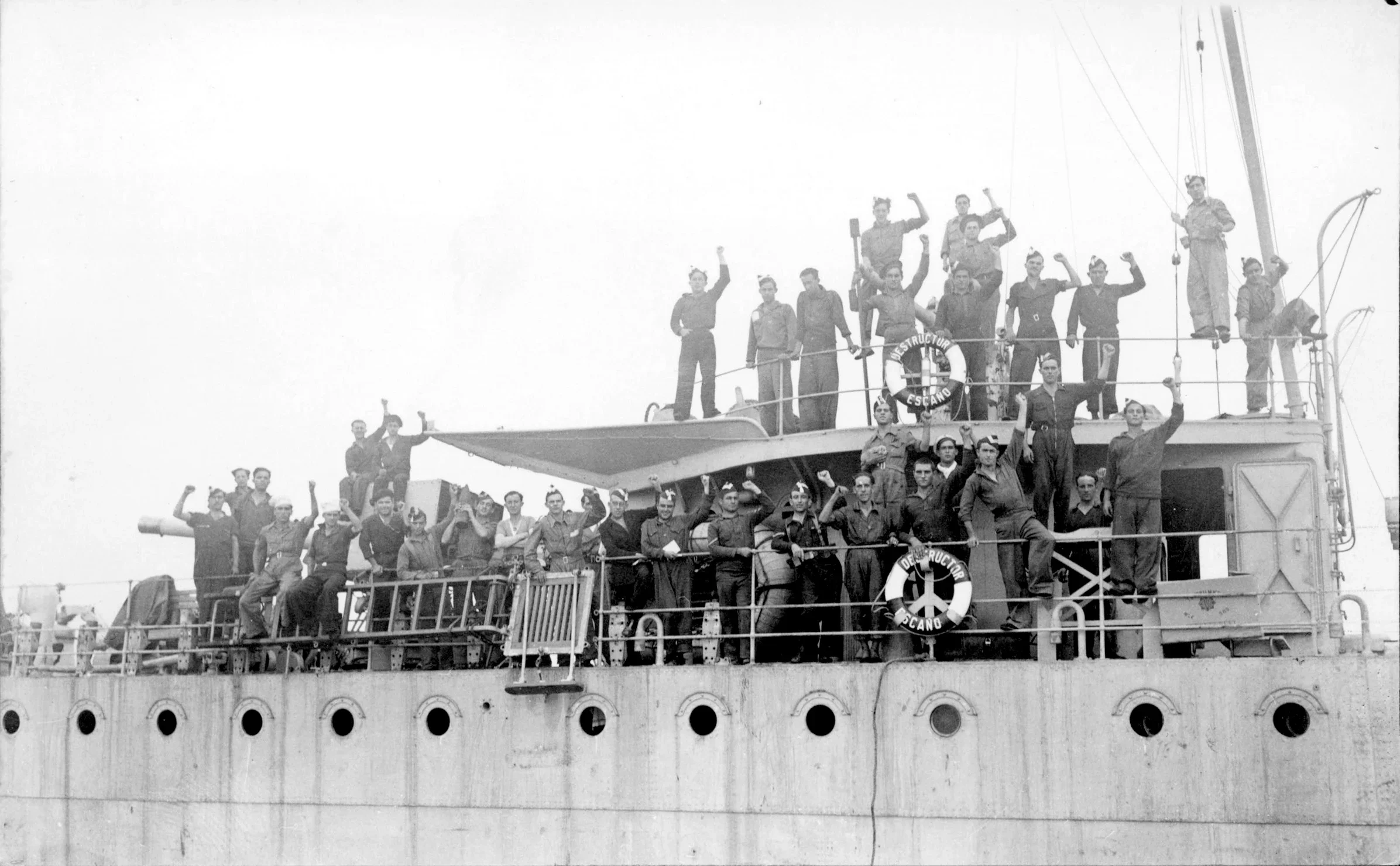 El torpedero Nº 14, con base en Cartagena, cuyos tripulantes evitaron ser capturados por parte de los sublevados, en septiembre de 1936.