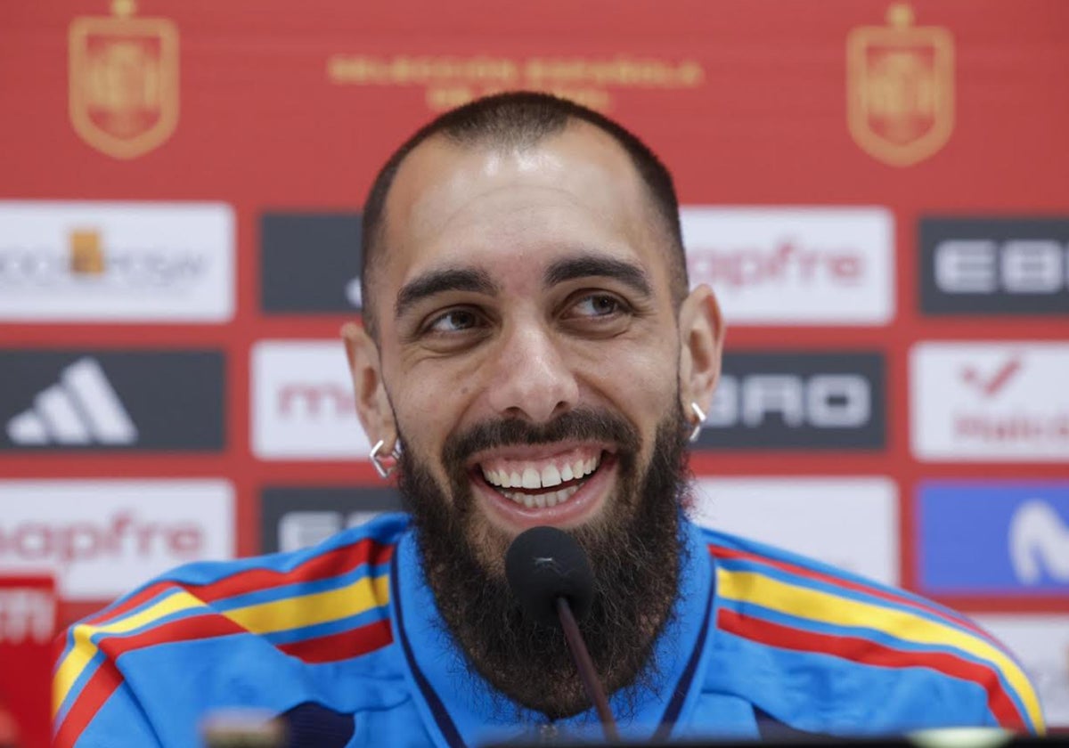 Borja Iglesias, el  abuelo  de la selección