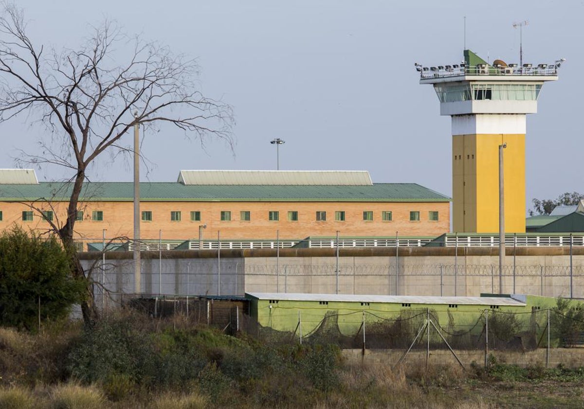 Exterior de la cárcel de Huelva