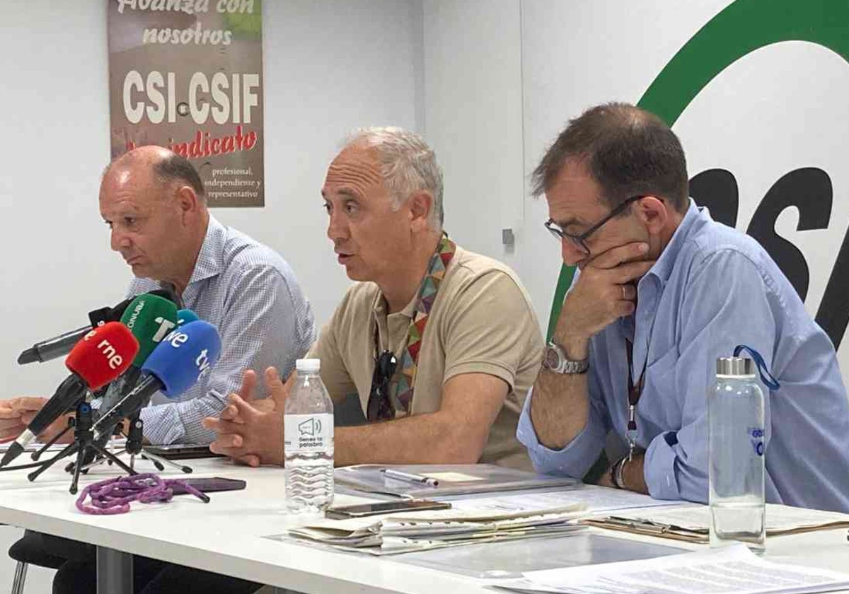 Responsables de CSIF en el hospital comparecen ante los medios