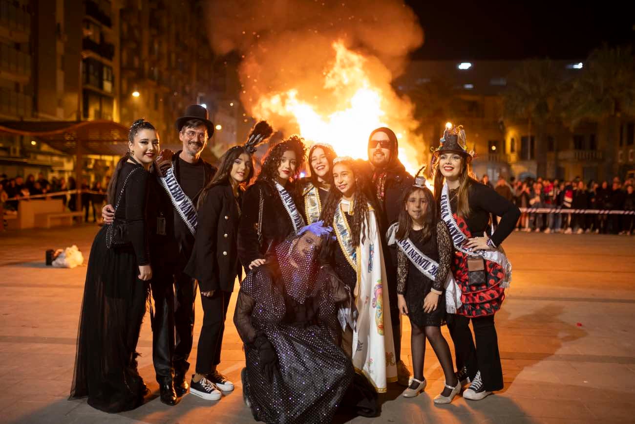 El fuego pone fin al Carnaval Colombino