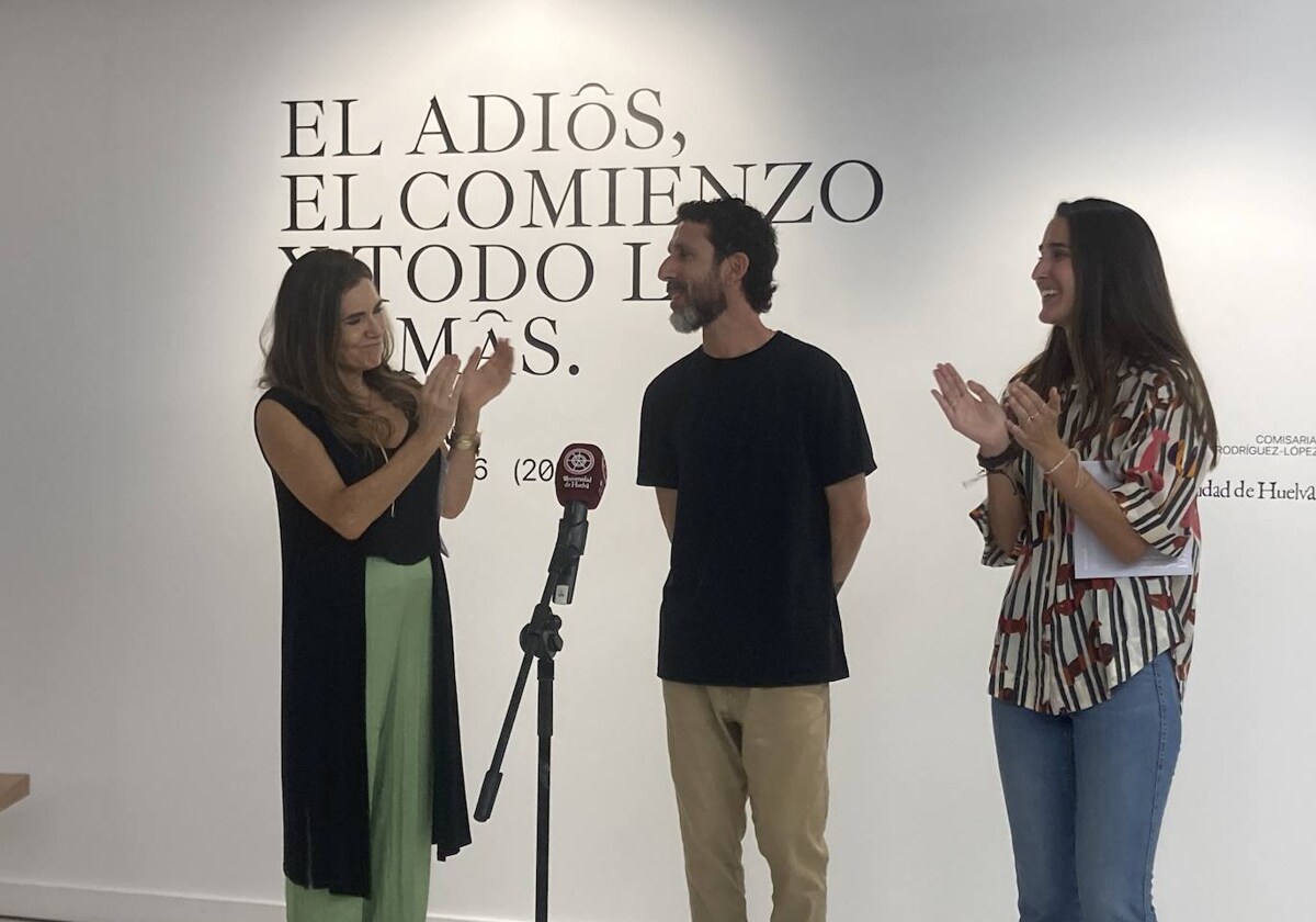Sebas Ventana, conocido como 'Wild Welva', aplaudido por Joaquina Castillo y Jennifer Rodríguez-López