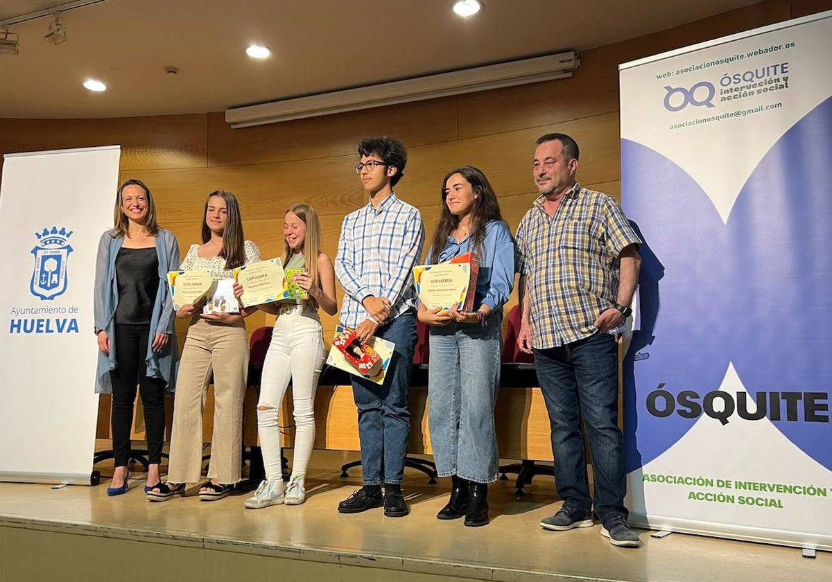 La entrega de los premios a los ganadores en el edificio de la Gota de Leche