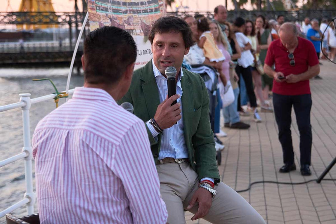 Andrés Romero exhibe su cuadra junto al Muelle del Tinto