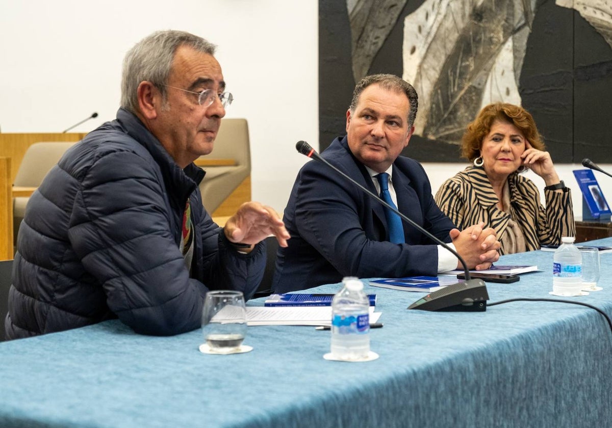 Juan Antonio González, David Toscano y Josefa Feria