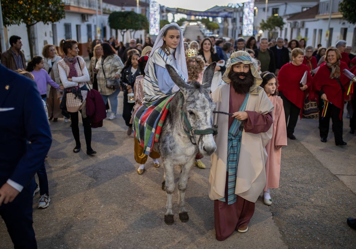 Llegada de la Virgen María y San José al Belén Viviente de Beas