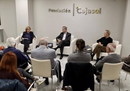 Petronila Guerrero reaparece en la presentación de un libro en la Fundación Cajasol