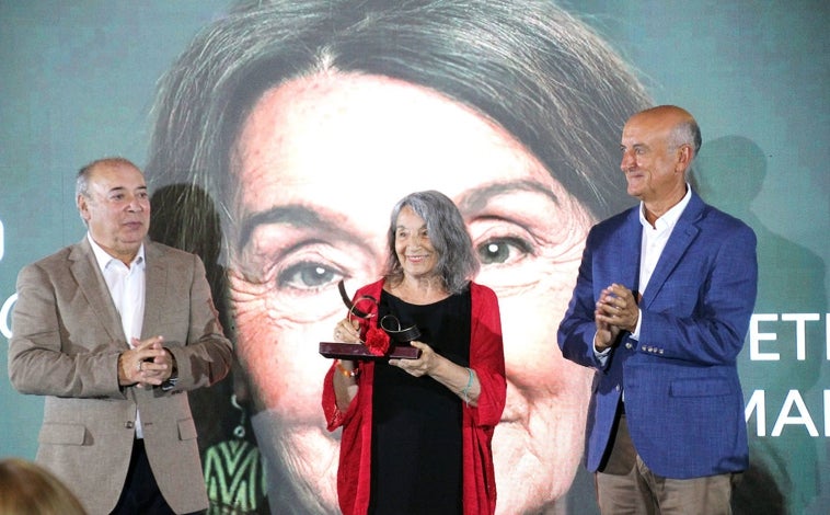 Imagen principal - 'Solos en la noche', mejor largo del Festival de Islantilla