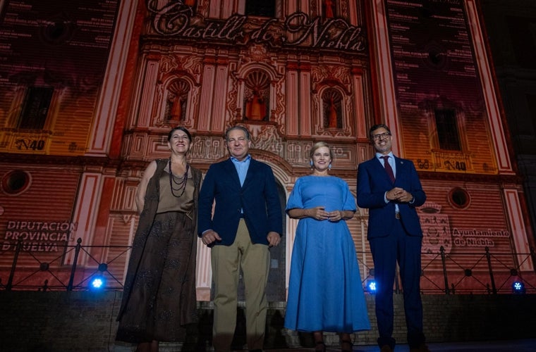 Autoridades en la presentación