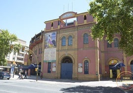 La plaza de toros de La Merced luce ya el cartel anunciador de Las Colombinas 2025